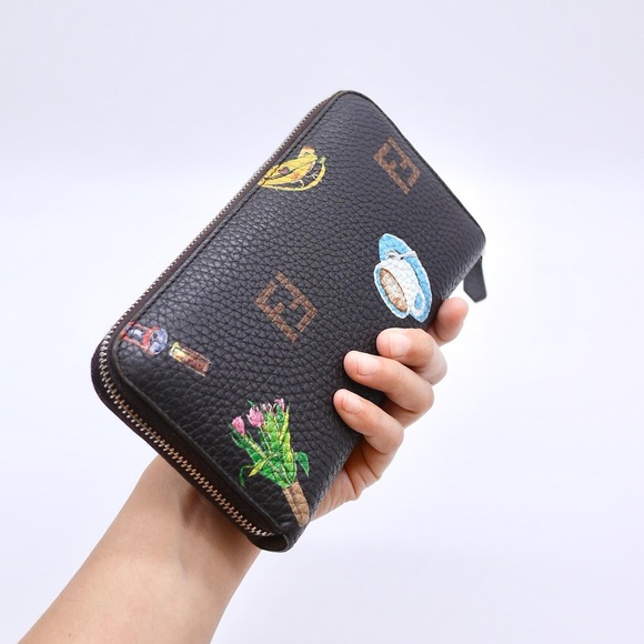 🍓FENDI Limited Edition Wallet - Picture 3 of 12